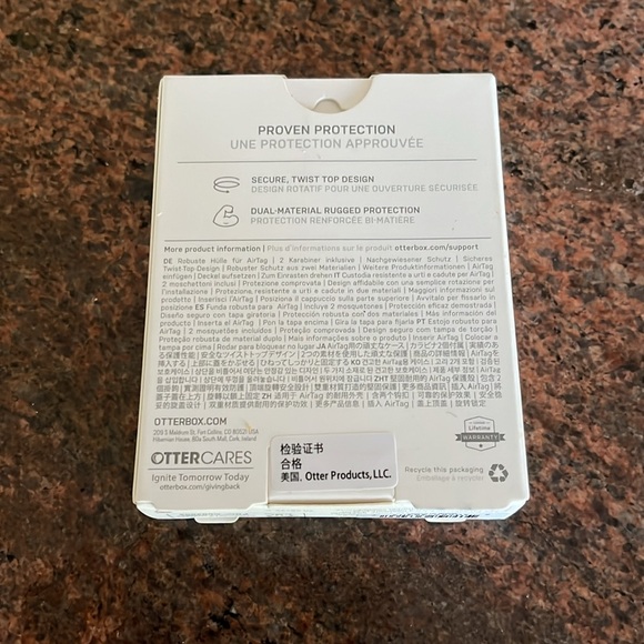 OtterBox Rugged Case for AirTag - Picture 2 of 2